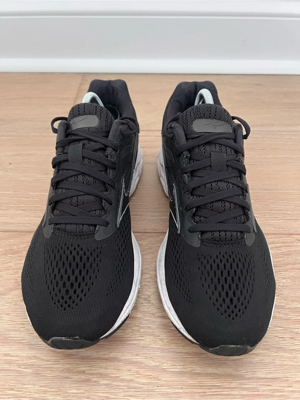 Mizuno Wave Rider 23 Women's Running Shoes Size 9.5 Black